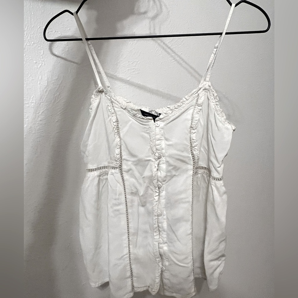 American Eagle white tank top with beautiful details